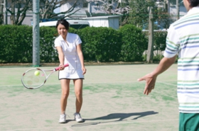 ボールは1バウンド以内に返球