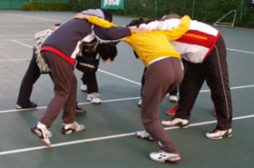 ボールは1バウンド以内に返球