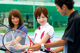 ボールは1バウンド以内に返球